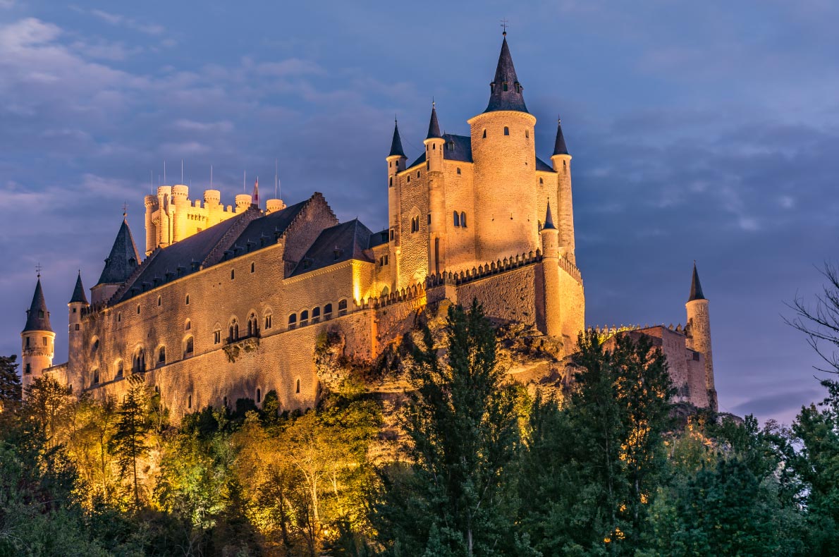 10 Of The Oldest Castles In The World History & Travel Tips!