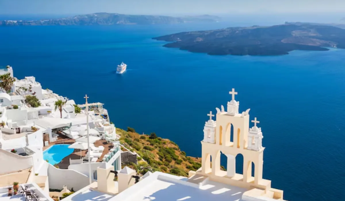Best Travel Destinations Greece: Top Places to Visit in 2025